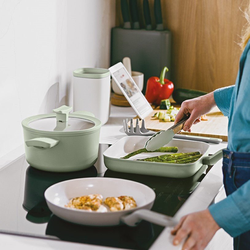 Gebruik van LEO Braadpan tijdens het koken van grote porties